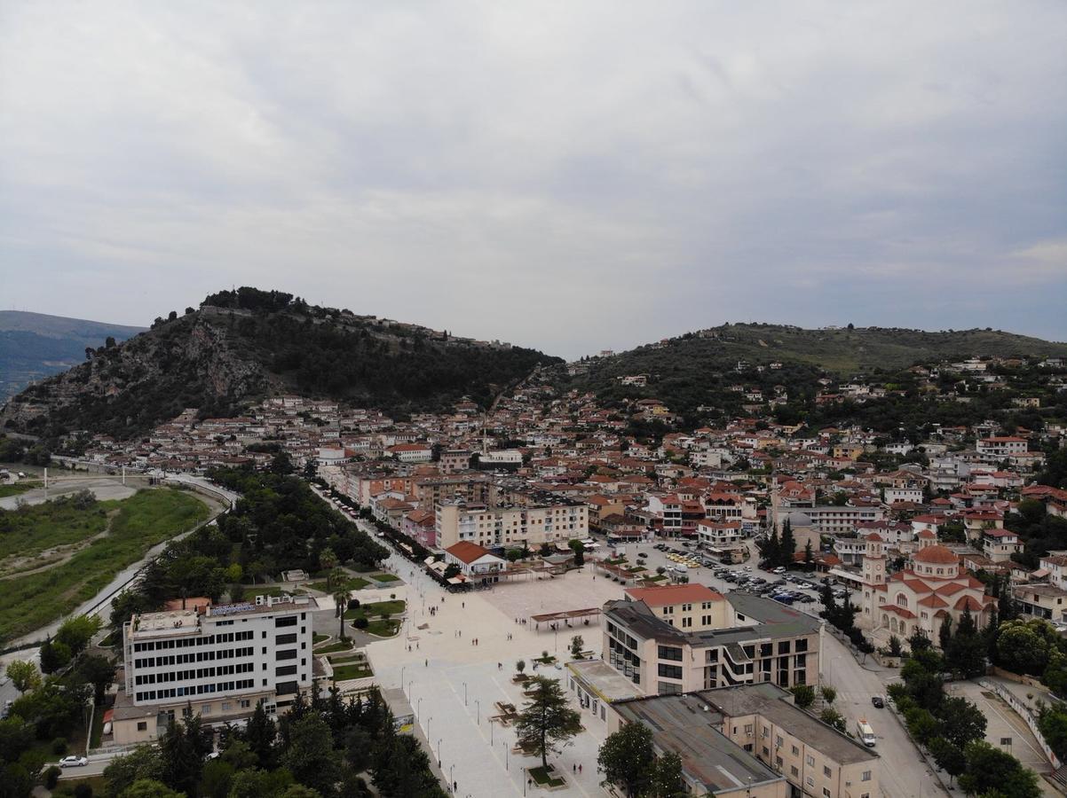 Hotel Orestiada Berat Extérieur photo