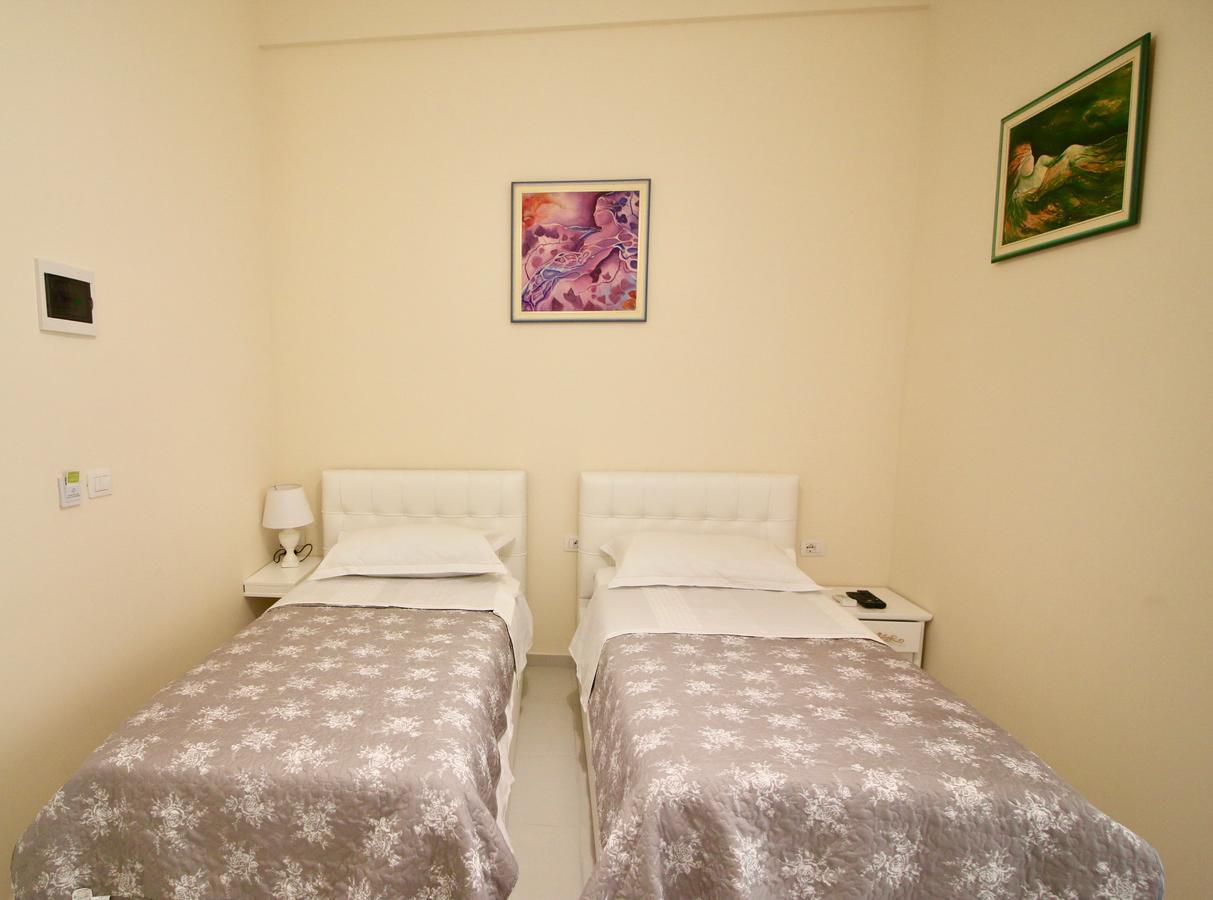 Hotel Orestiada Berat Extérieur photo
