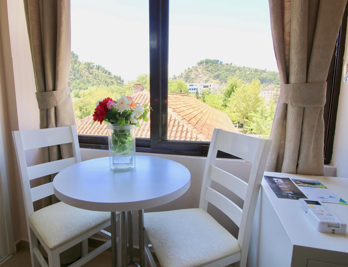 Hotel Orestiada Berat Extérieur photo