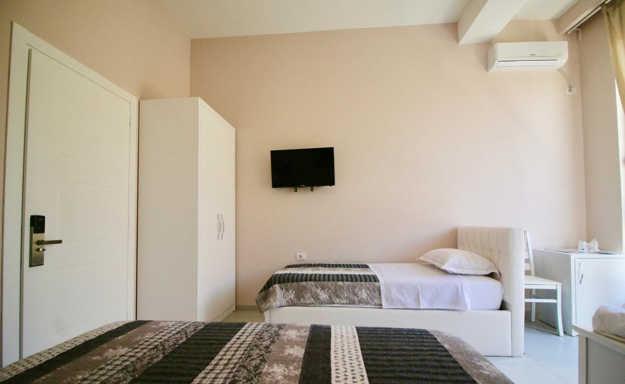 Hotel Orestiada Berat Extérieur photo