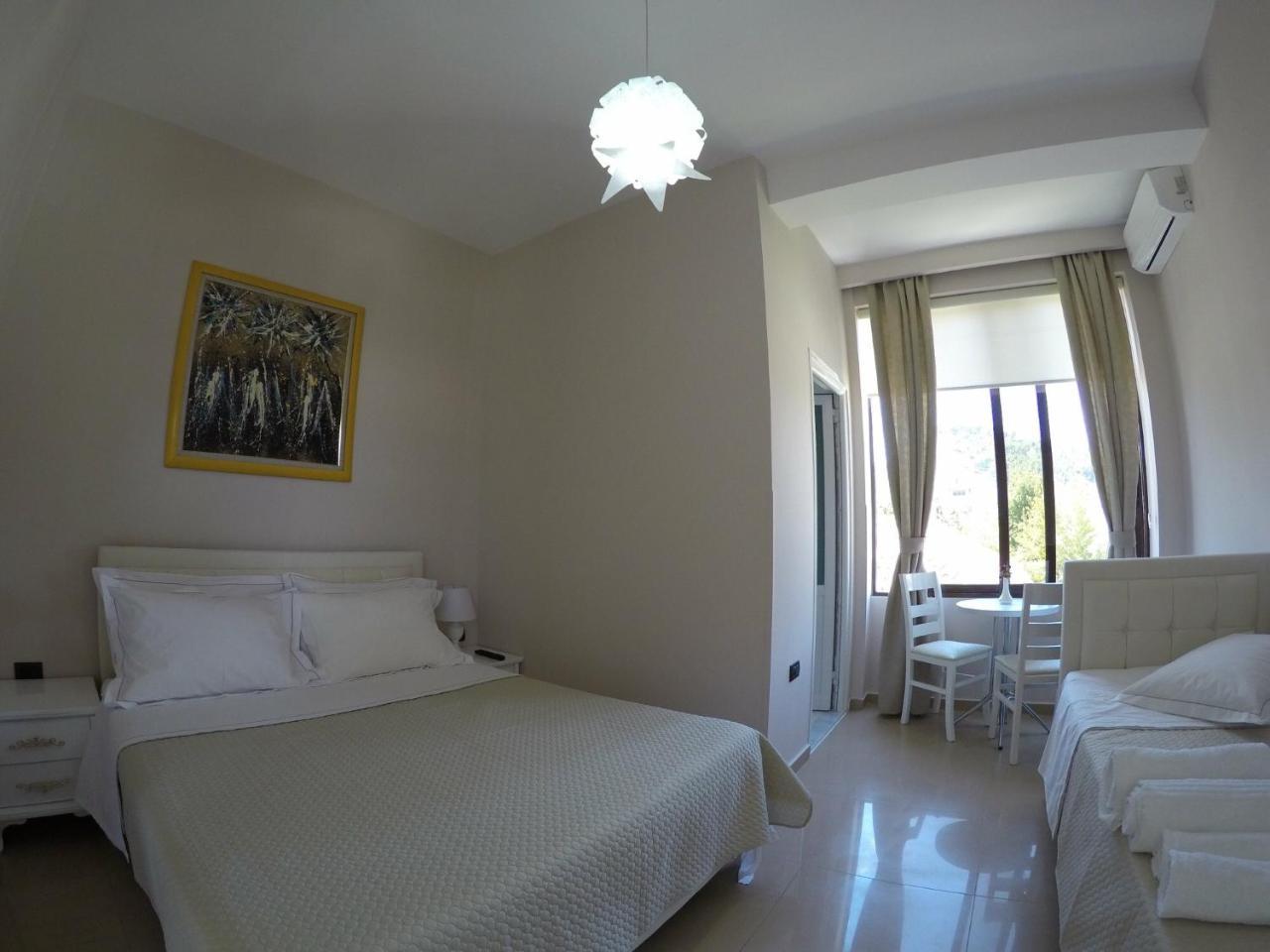 Hotel Orestiada Berat Extérieur photo